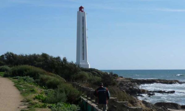 phare-a-SABLE-d-OLONNE--1-.jpg