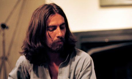 George-Harrison-Living-in-the-Material-World-photo-2.jpg