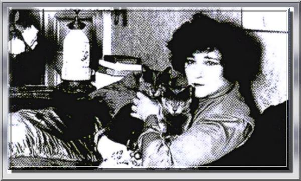 colette-863985607_small.jpg