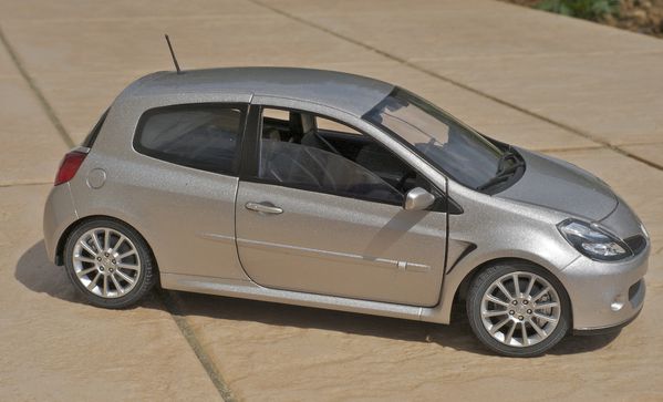 RENAULT CLIO RS3 COUPE GRIS SOLIDO01