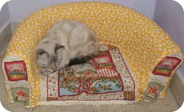 Boutis-dans-son-fauteuil-2.jpg