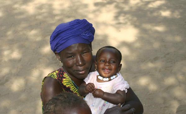 327--.-pendant-que-la-maman-s-occupe-du-petit-dernier--.jpg