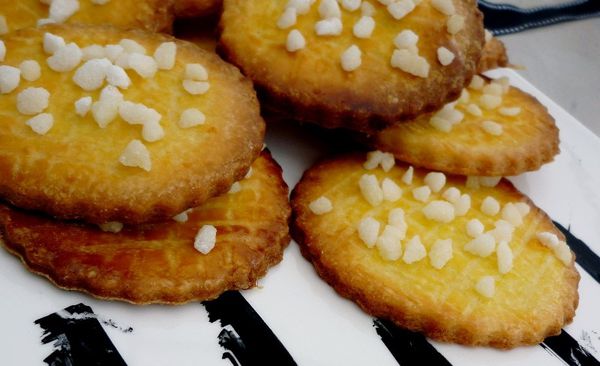 Galettes Bretonnes à la fleur d'oranger et aux grains de sucre