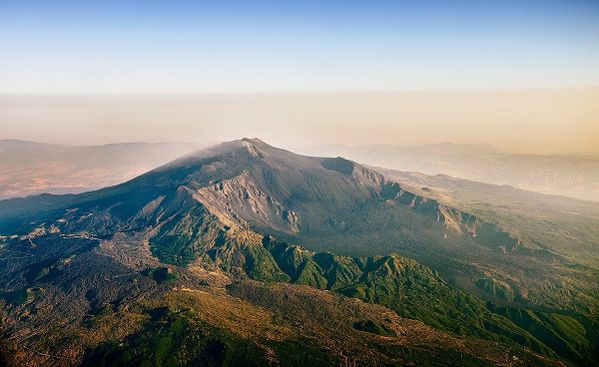 Etna-pano---site-Etna-FB--Roberto-Schillaci.jpg
