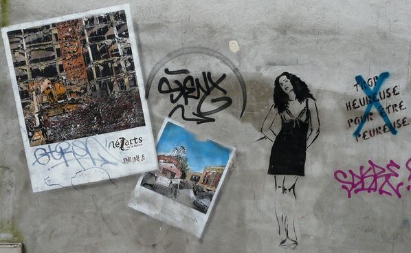 J'avais déjà ce pochoir de Miss Tic, avec un grand vide juste à coté!