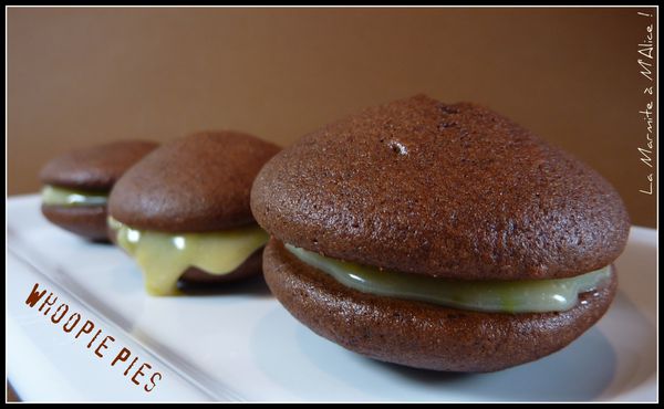 whoopie-pies-chocolat-blanc-sesame-pistache-2.jpg