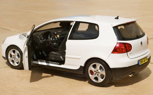 VW GOLF GTI COUPE BLANC NOREV23