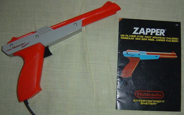 Nintendo---NES---Zapper-.JPG