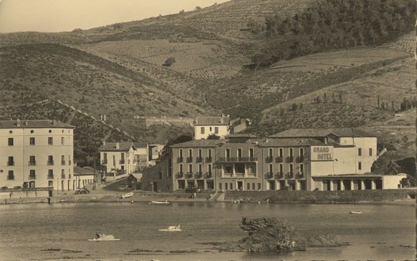 Copie-de-Copie-de-Vue-sur-la-baie-et-le-Grand-Hotel.jpg