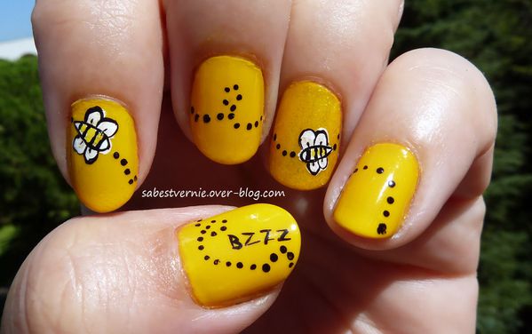 Nail-art-abeilles-au-miel.jpg