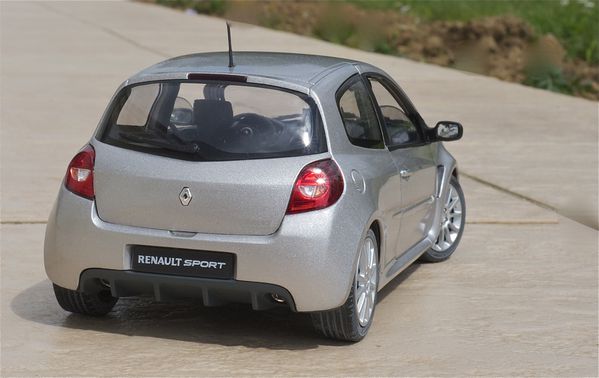 RENAULT CLIO RS3 COUPE GRIS SOLIDO03