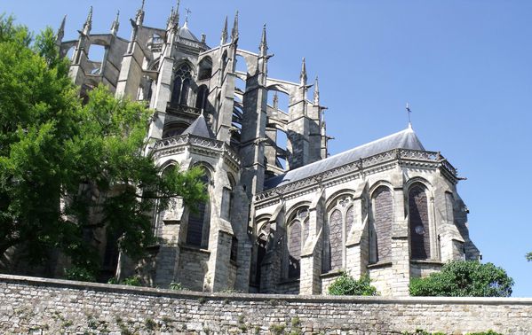 Cathedrale-Le-Mans.jpg