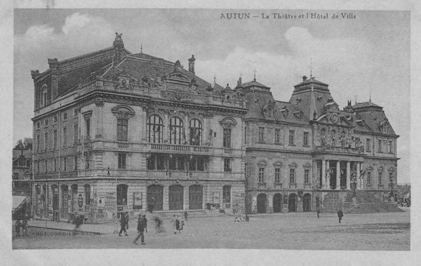 AUTUN 19a - Théâtre et Mairie