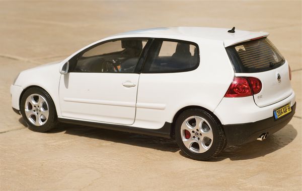 VW GOLF GTI COUPE BLANC NOREV24