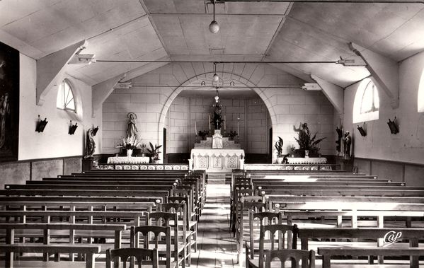 L'intérieur de la chapelle dans les années 50