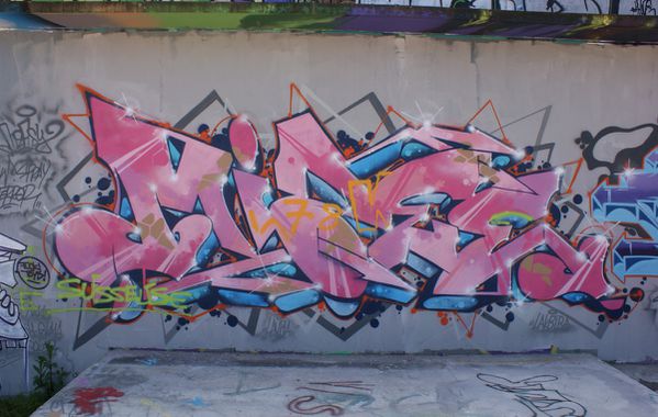 872 graffPark 78200 Mantes la jolie