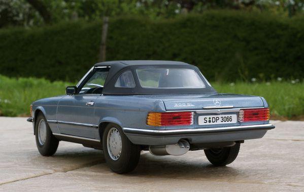 MERCEDES 300 SL CABRIOLET BLEU NOREV 07