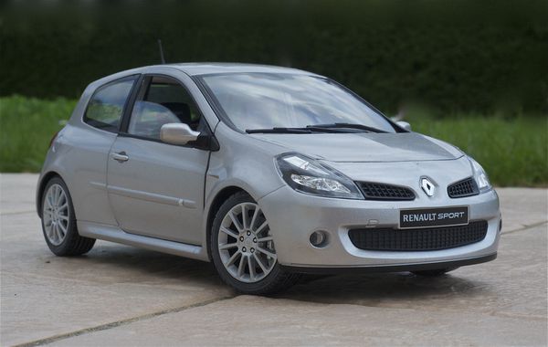 RENAULT CLIO RS3 COUPE GRIS SOLIDO08