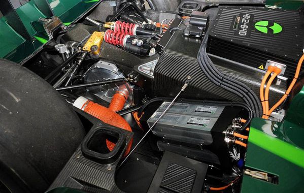 lola-drayson-racing-6