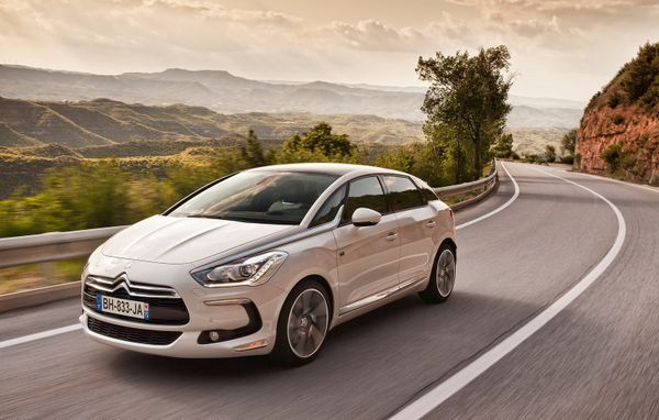 Citroen-DS5 2012