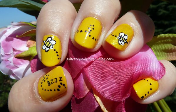 Nail-art-abeilles-au-miel-2.jpg