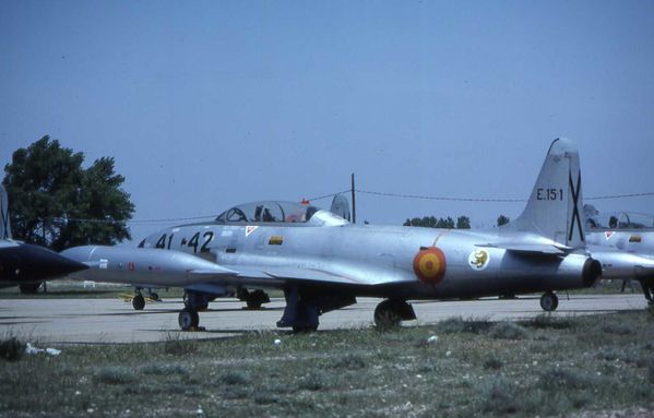 T-33 E15-1 41-42 Zaragoza 1982 WEB