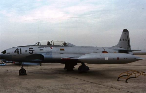 T-33 E15-52 41-5 Valencia 1980 WEB