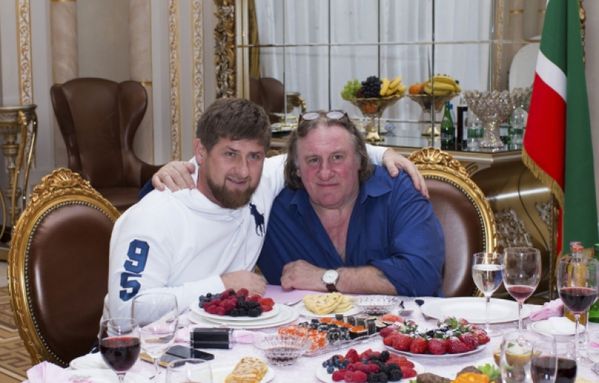 sem13fevg-Z31-Gerard-Depardieu-Ramzan-Kadyrov.jpg