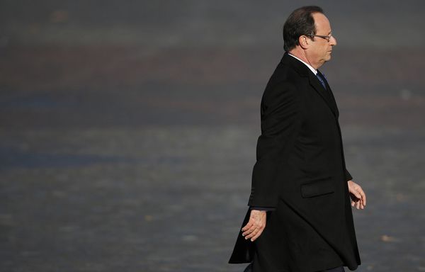 Francois-Hollande-11-novembre-2013.jpg
