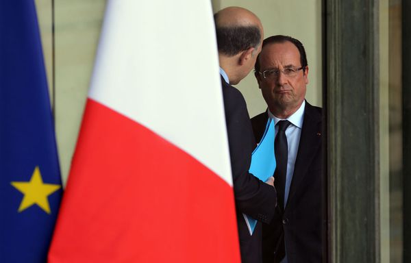 Pierre-Moscovici-et-Francois-Hollande-inversion-courbe-chom.jpg
