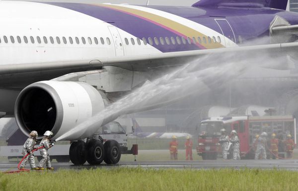 sem73-Z3-pompiers-incendie-test-exercice-aeroport-Bangkok-T.jpg