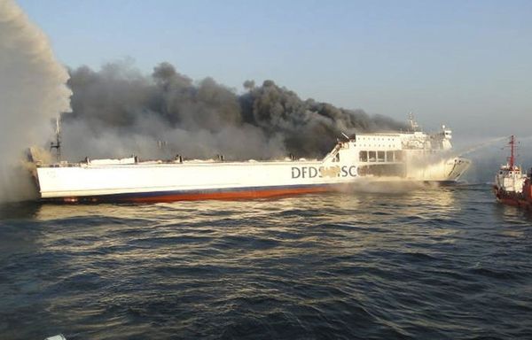 sem81-Z42-incendie-ferry-Mer-baltique.jpg