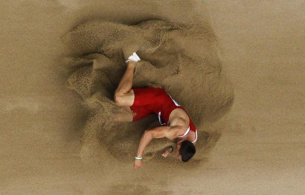 sem11auh-Mihail-Dudas-saut-en-longueur-mondial-athletisme-C.jpg