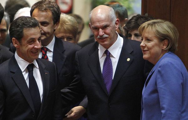 Sarkozy-Merkel-et-Papandreou-crise-euro.jpg