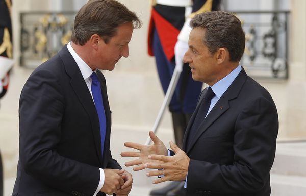 sem11octh-Z32-David-Cameron-et-Nicolas-Sarkozy-desaccord-Eu.jpg