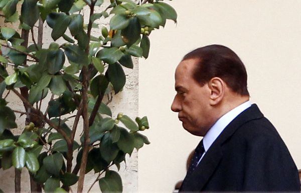 Berlusconi-Derniere-journee-a-la-tete-du-Conseil.jpg