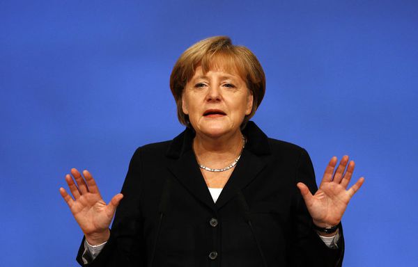sem11novd-Z25-Angela-Merkel-convention-cdu.jpg
