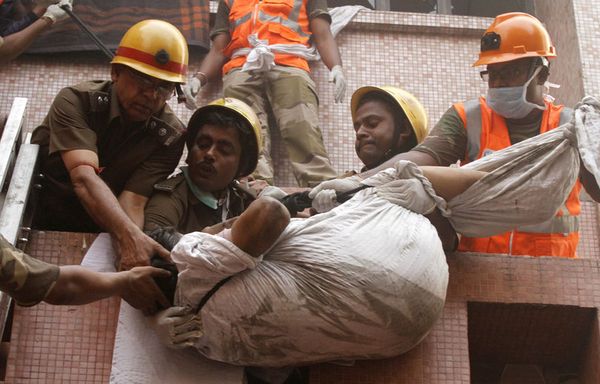 sem11decb-Z24-evacuation-hopital-Calcutta.jpg