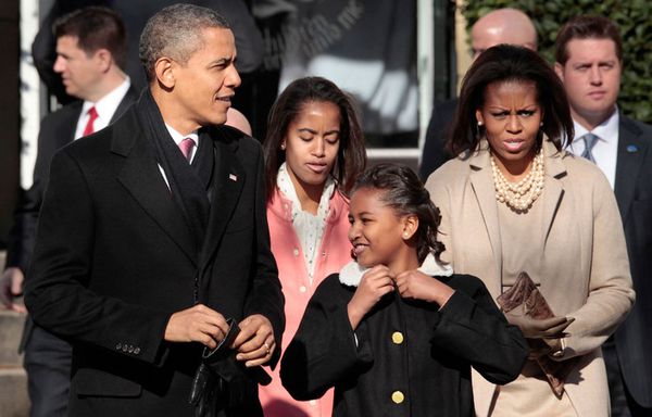 sem11decc-Z23-Obama-Michelle-et-leurs-filles.jpg