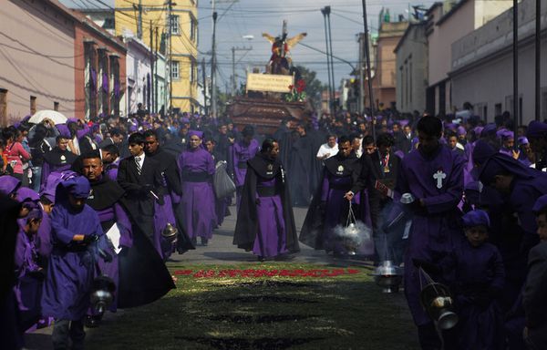 sem12mara-Z18-guatemala-celebration-religieuse.jpg