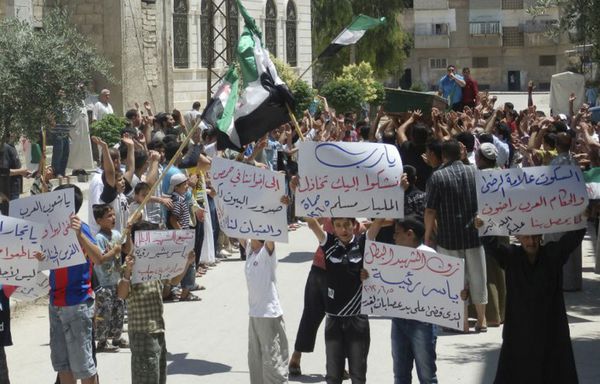 Syrie-massacre-Manifestation-a-Hama.jpg