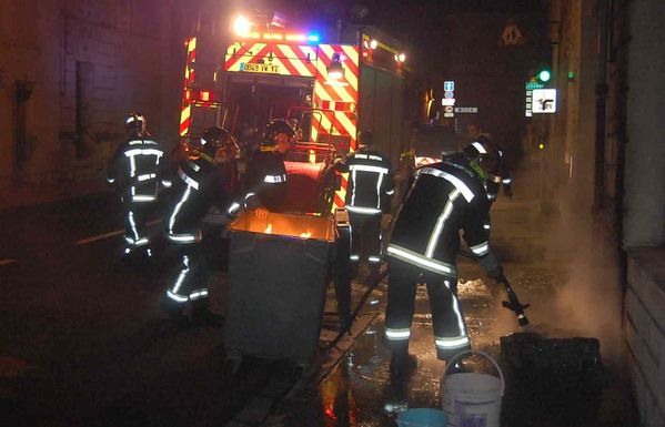 20101020 poubelles incendiées phm3 fbg-daunis bl