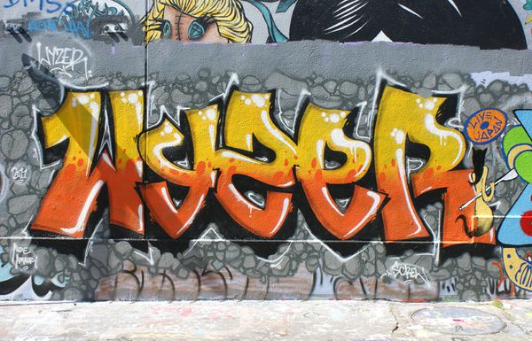 4285 rue des pyrenees 75020 09 avril 2011