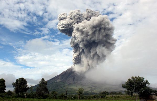 2013.11.24 Sinabung - Deddi Sulkifli