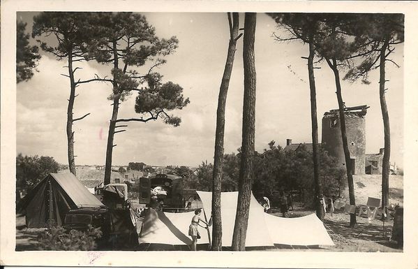1952 - La tranche sur Mer - Camping en forêt