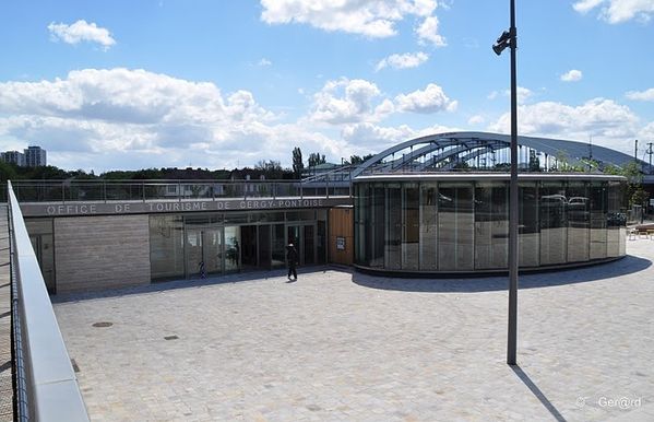 Inauguration-Centre-de-Tourisme-Cergypontain---30-c-Ger-rd.jpg