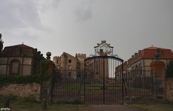 28juin2011---Chatel-Le-Calvaire-chateau-Chazeron-023-a.jpg