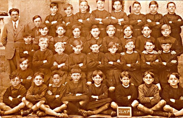 ecole-papa-mh-1932--1-.jpg