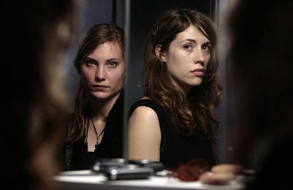 Des filles en noir