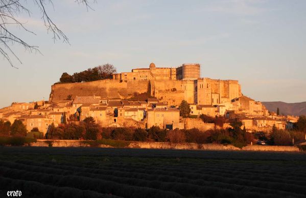 Grignan-le-village-provencal-janvier-2011-164.JPG
